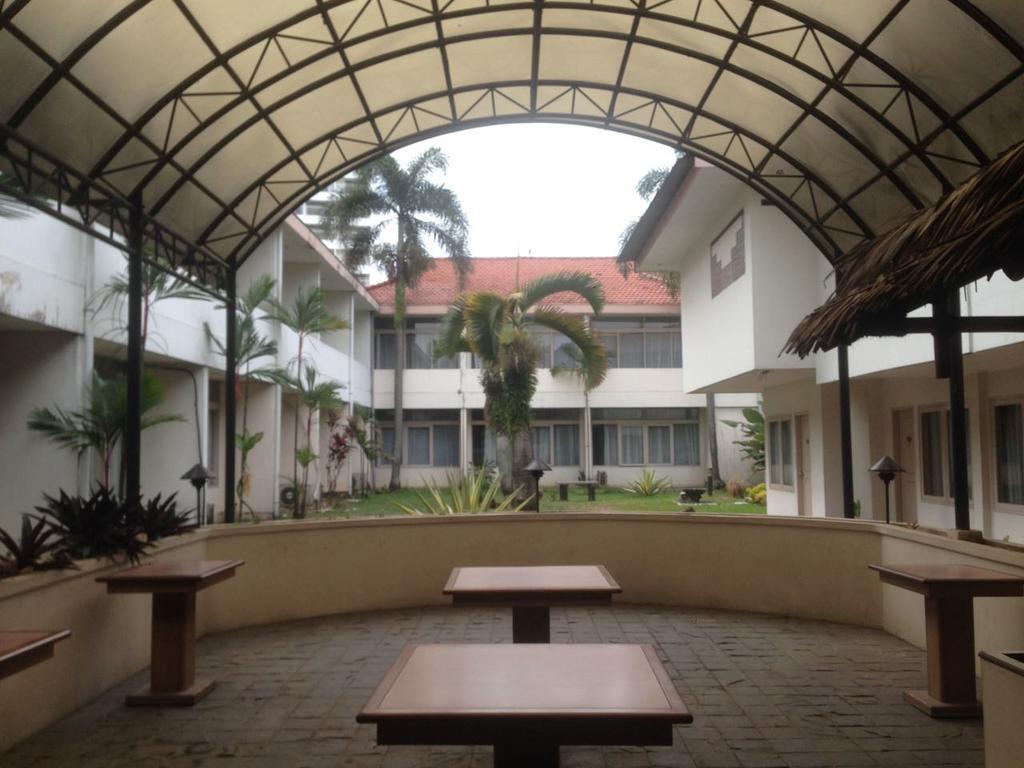 Hotel Royal Palace Bandung Exterior photo