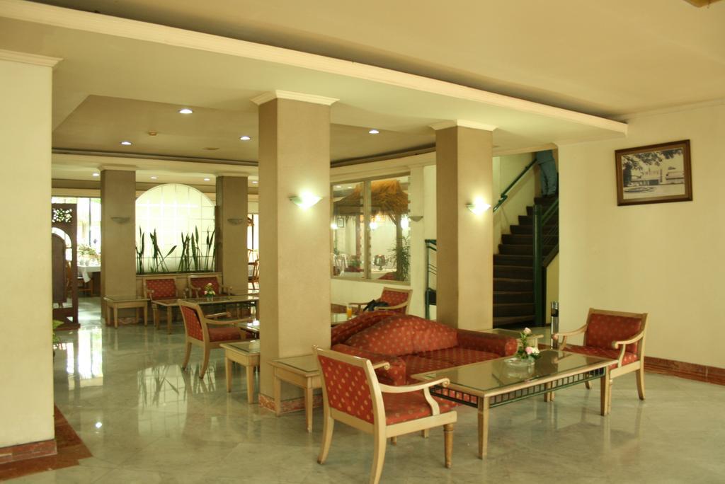 Hotel Royal Palace Bandung Exterior photo